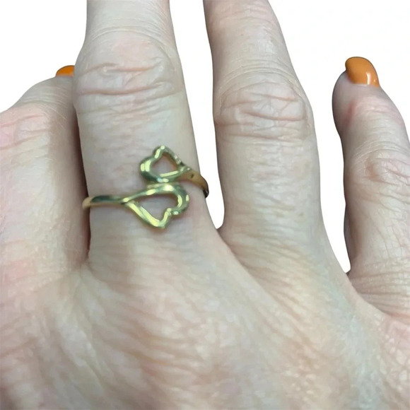 Avon goldtone  Touching Hearts Ring size 9 NIB vintage 1984 - Picture 1 of 5